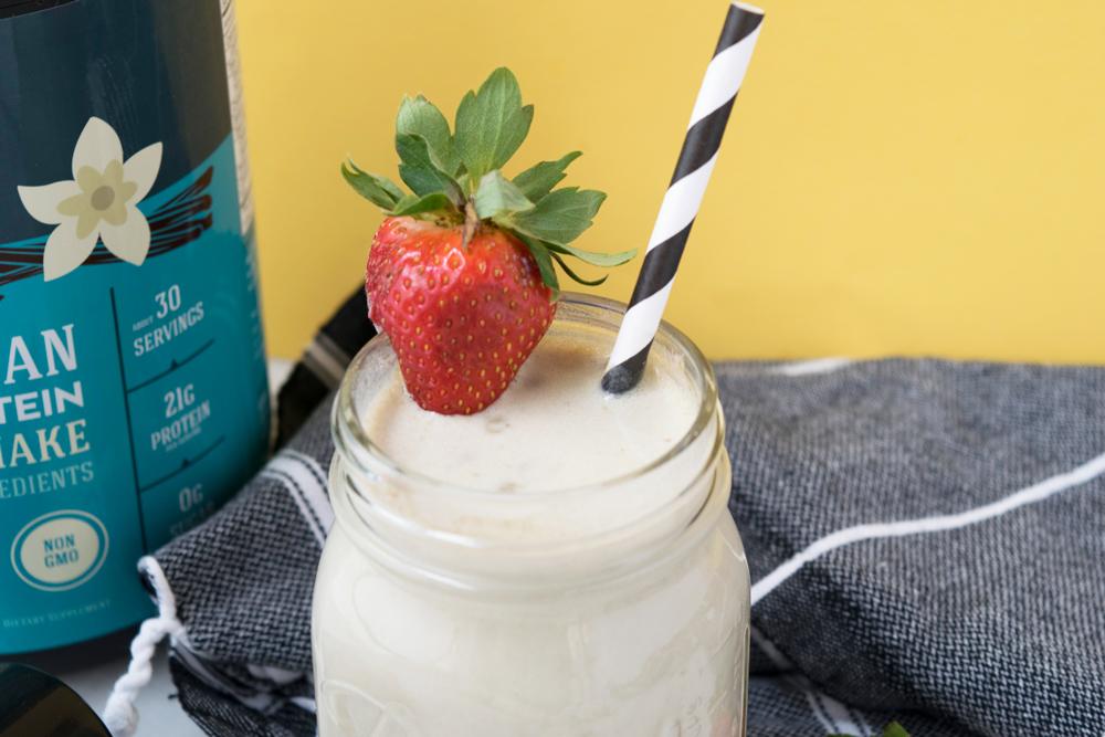 RAW VEGAN Tropical Shake